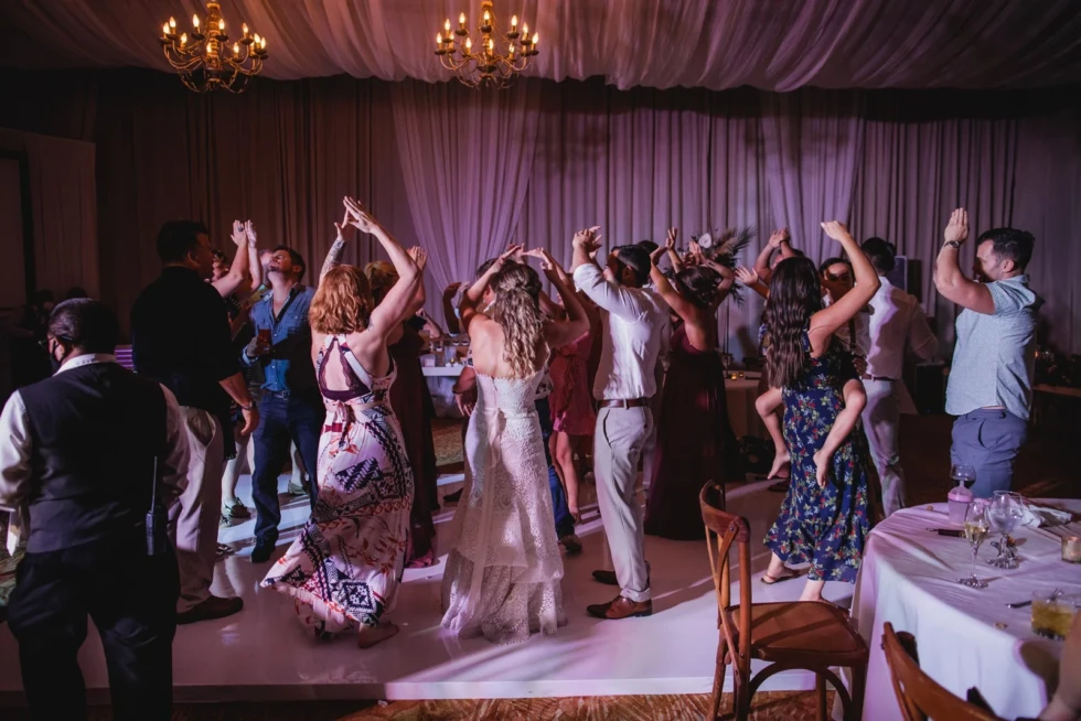 Off-Camera Flash for Dance Floor Photos in Zihuatanejo