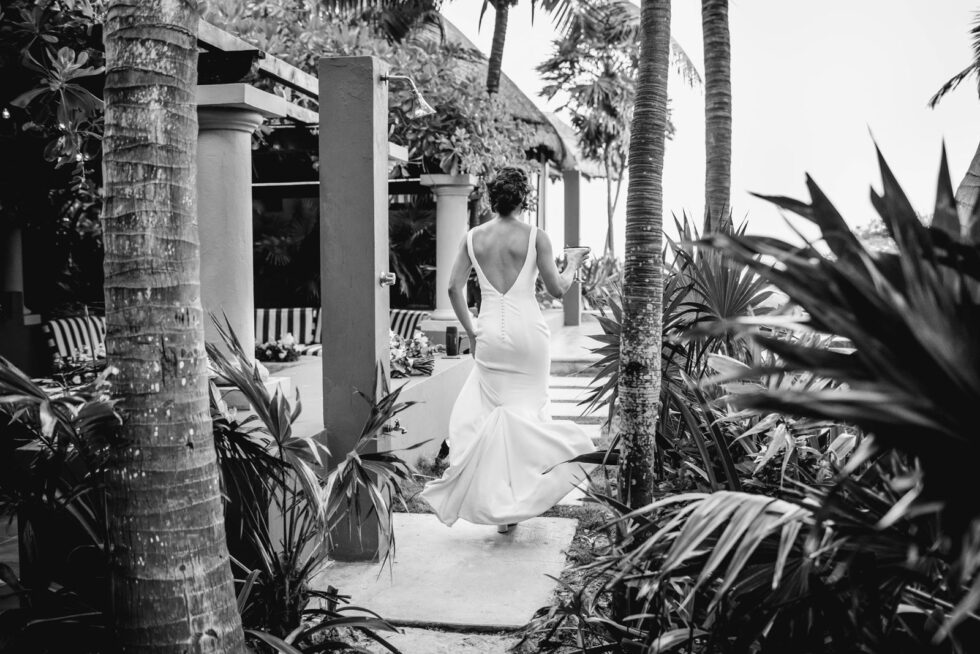 Wedding Wardrobe Changes: Add Variety to Zihuatanejo Shoots