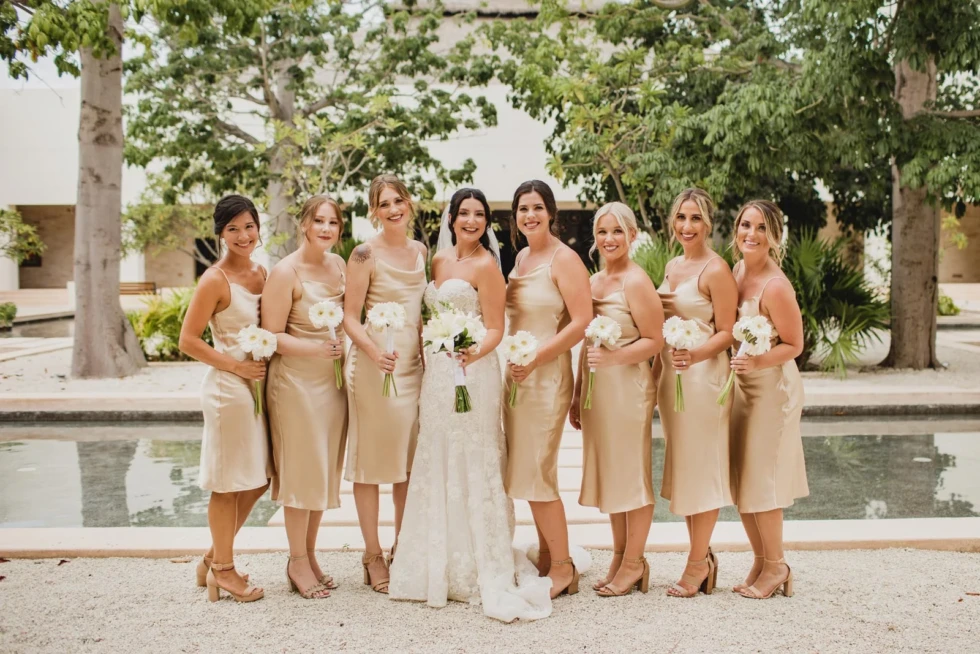 Why Bridesmaids Wear Same Dresses? Zihuatanejo Tradition.